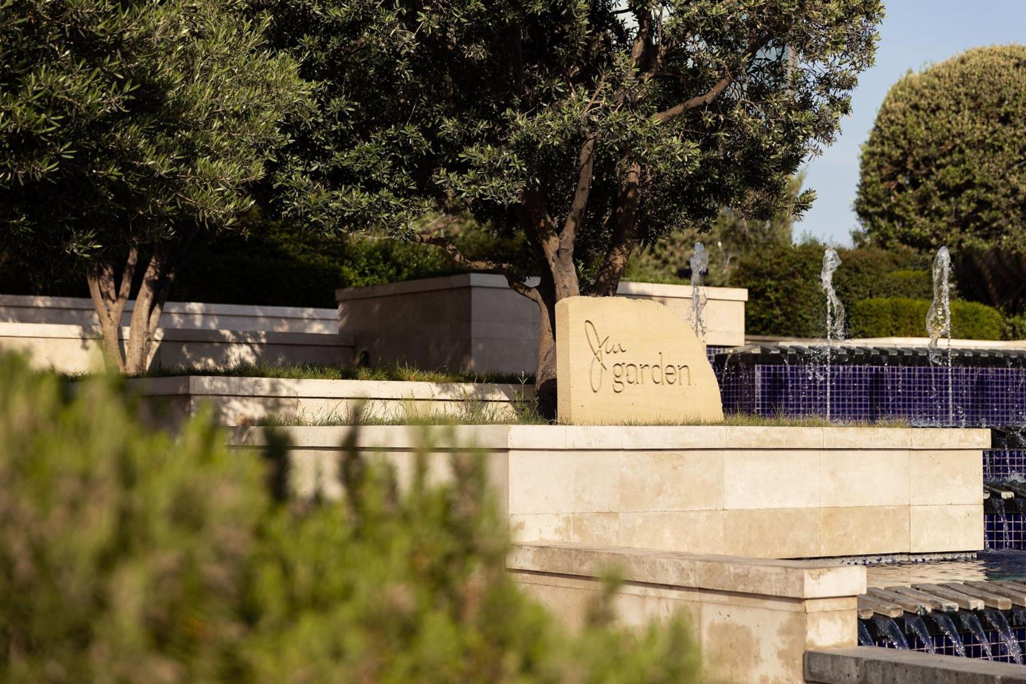 Jw Marriott Absheron Baku Hotel Ngoại thất bức ảnh The entrance of the campus