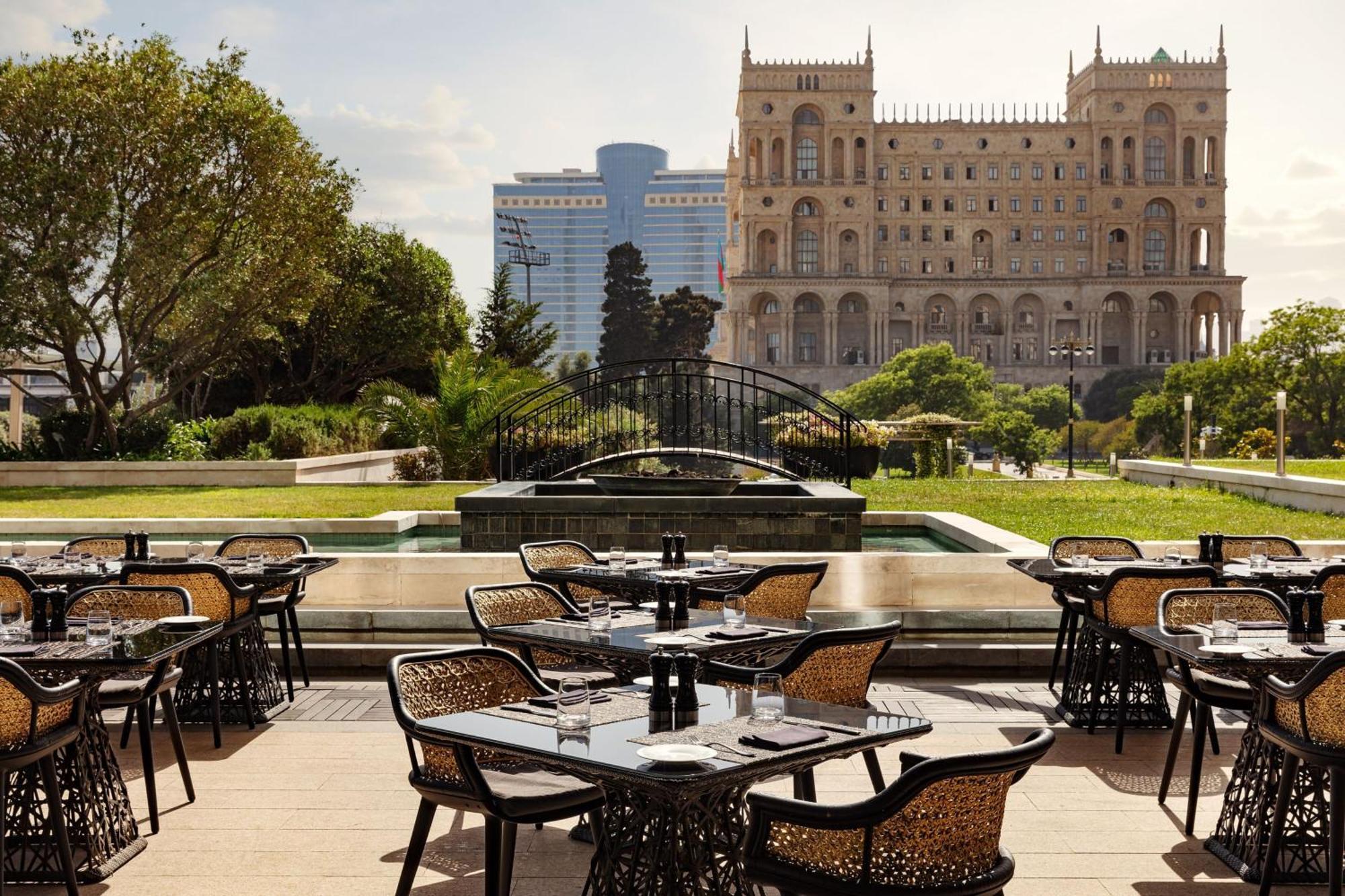 Jw Marriott Absheron Baku Hotel Ngoại thất bức ảnh The hotel's outdoor restaurant