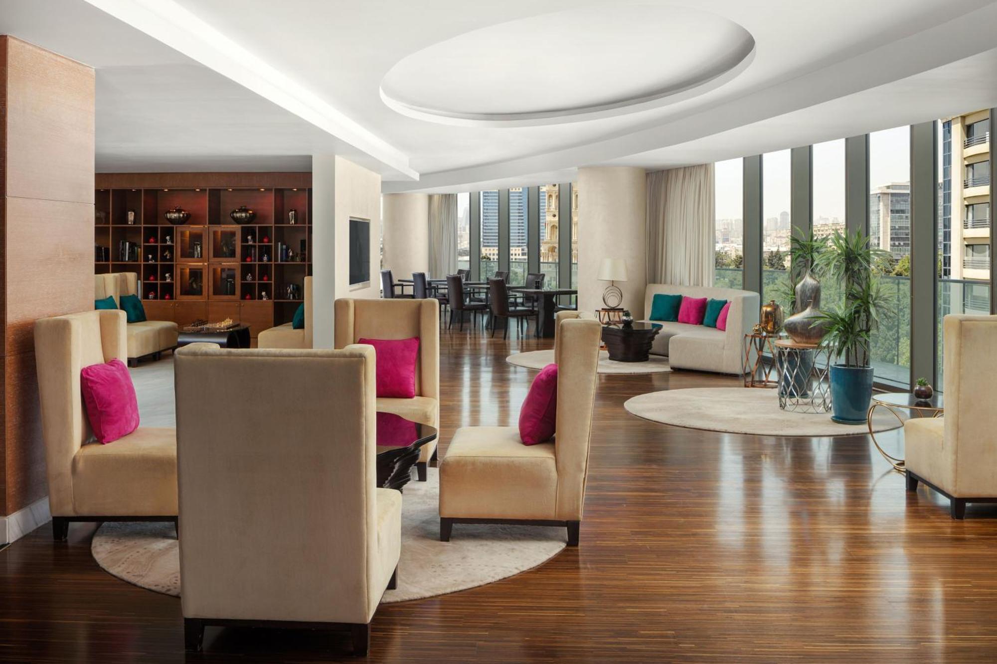Jw Marriott Absheron Baku Hotel Ngoại thất bức ảnh The Club Lounge at the hotel